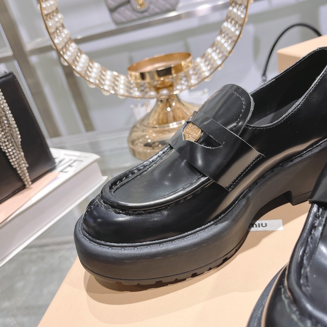 Women's high heels
